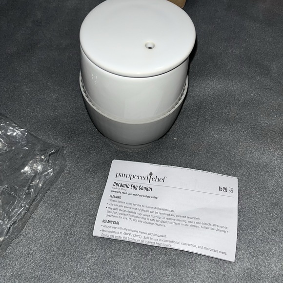 NEW Pampered Chef Ceramic Egg Cooker # 1529 NEW in Box - Picture 7 of 7